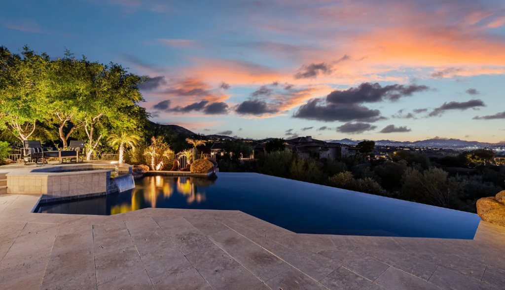 Luxury Custom swimming pool and spa in Arizona